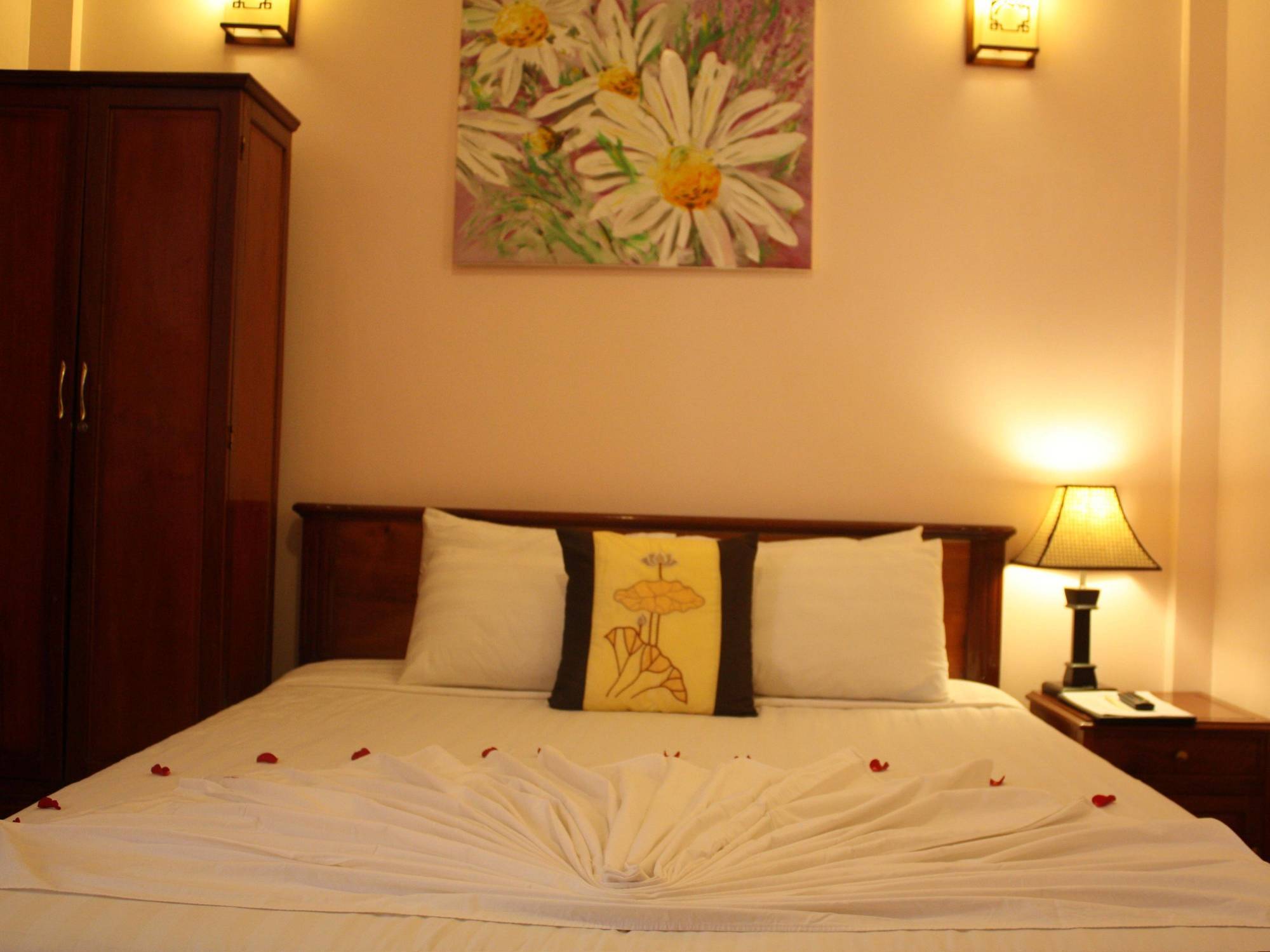 Holiday Diamond Hotel Hué Eksteriør billede