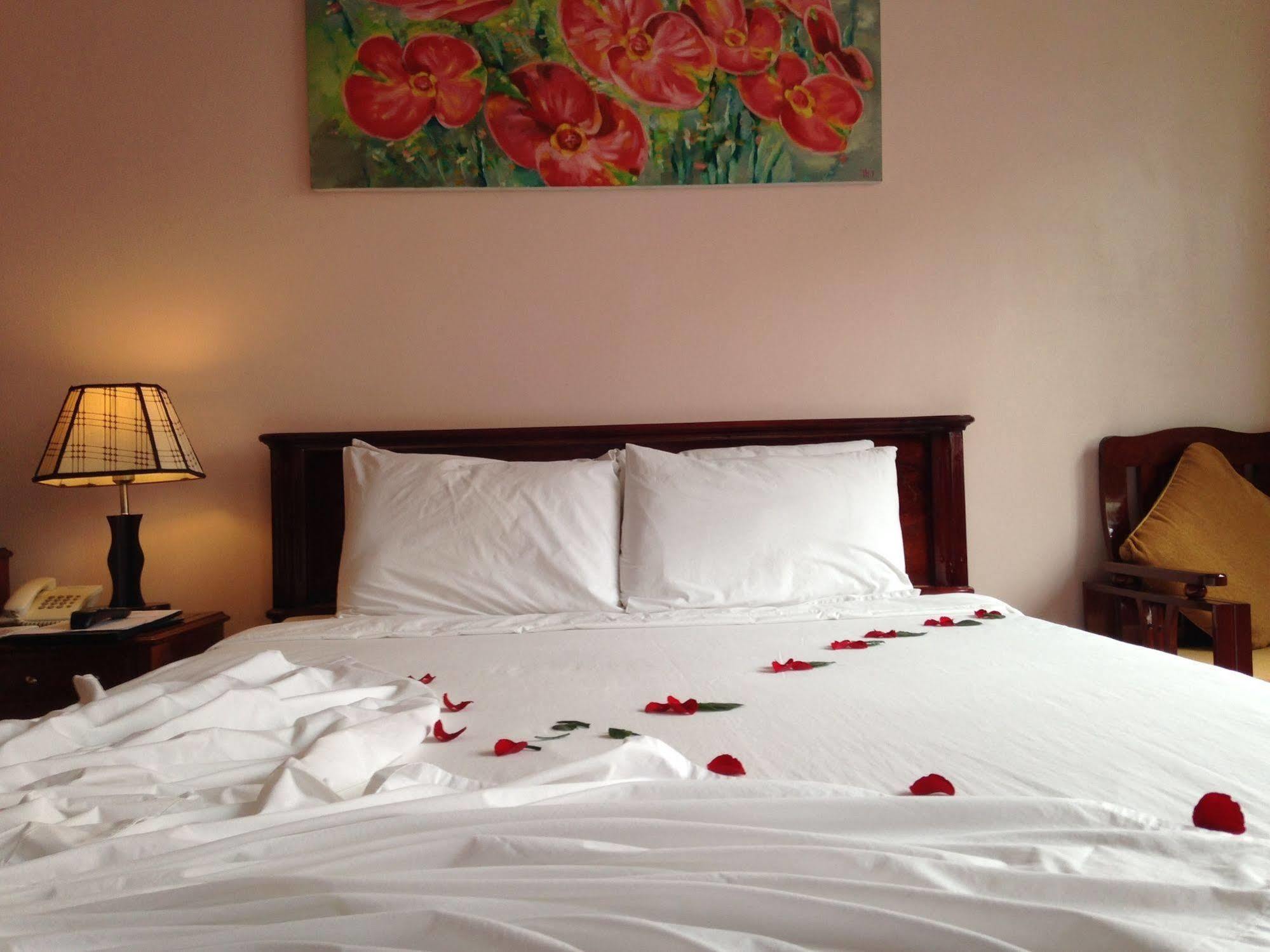 Holiday Diamond Hotel Hué Eksteriør billede