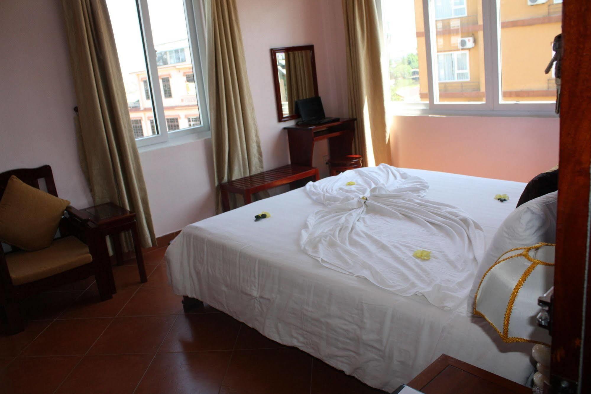 Holiday Diamond Hotel Hué Eksteriør billede