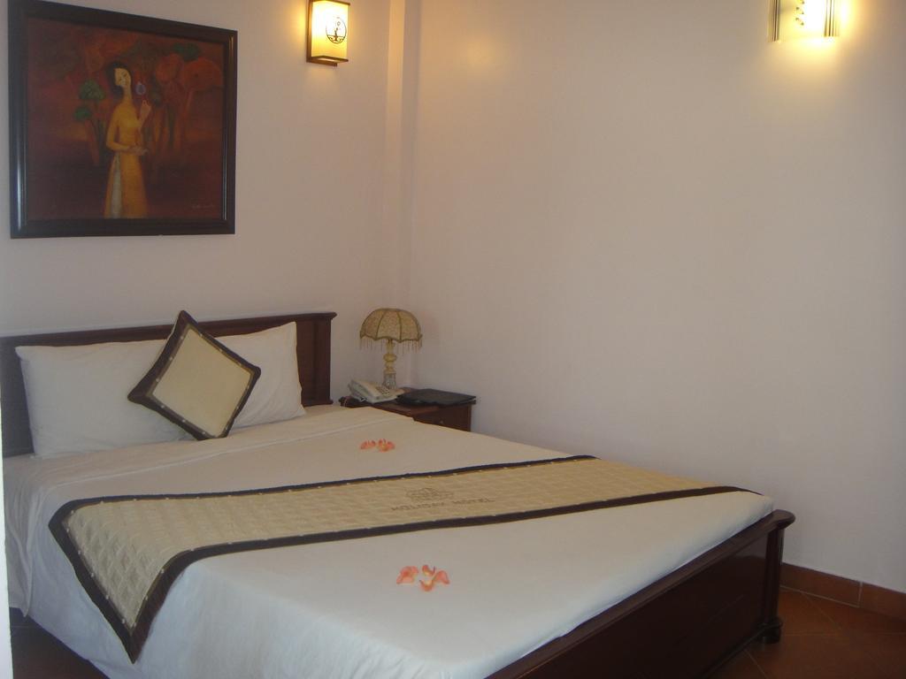Holiday Diamond Hotel Hué Eksteriør billede